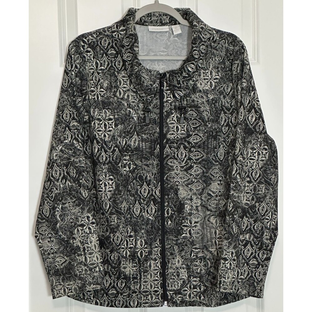 Weekends By Chico's Zenergy Full Zip Jacket Size 2 Black & White Abstract Print